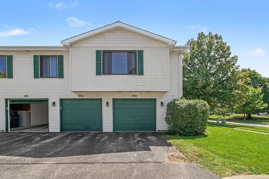 495 Harrison Court, Vernon Hills, IL 60061