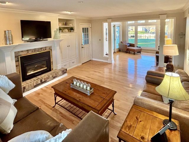 1935 Cliffview COURT, Oshkosh, WI 54901