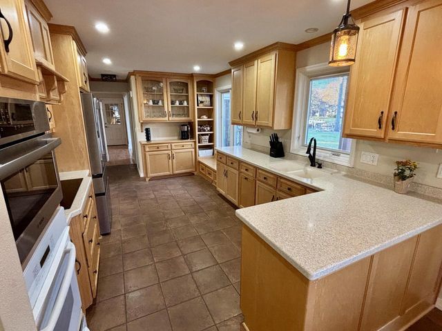 1935 Cliffview COURT, Oshkosh, WI 54901