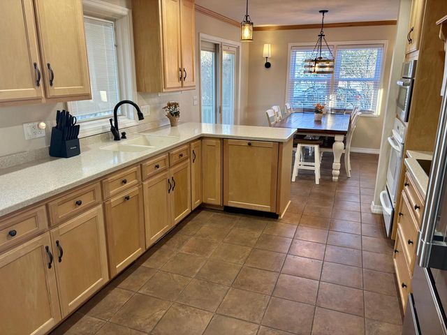 1935 Cliffview COURT, Oshkosh, WI 54901