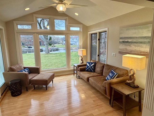 1935 Cliffview COURT, Oshkosh, WI 54901