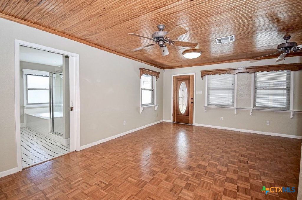 Image 17 of property listing at 1101 Rhonda Lee Street, Copperas Cove, TX 76522