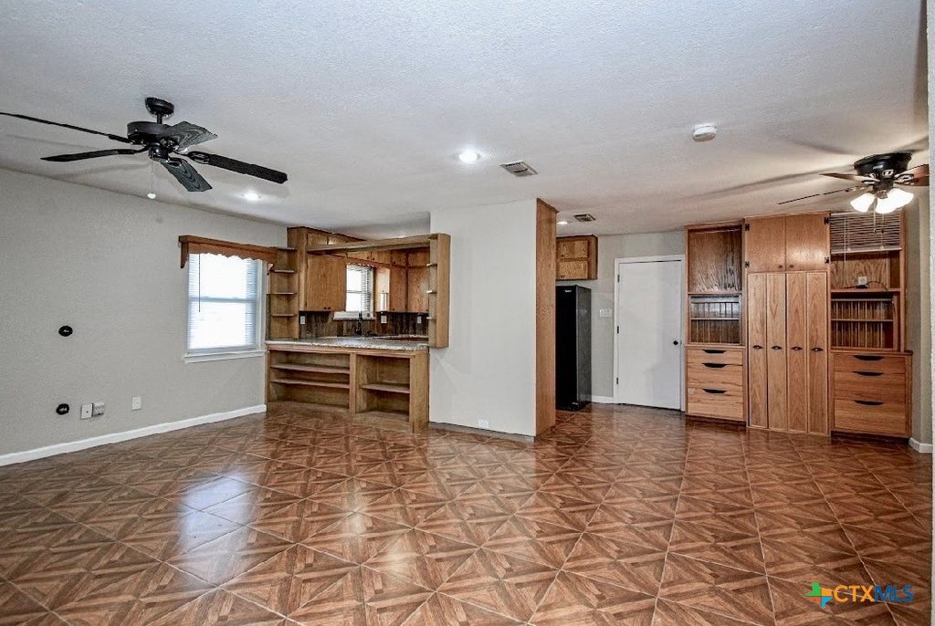 Image 3 of property listing at 1101 Rhonda Lee Street, Copperas Cove, TX 76522