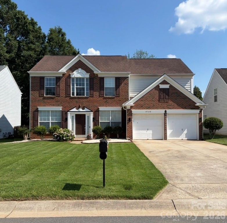 8728 Fieldcroft Drive, Charlotte, NC 28277