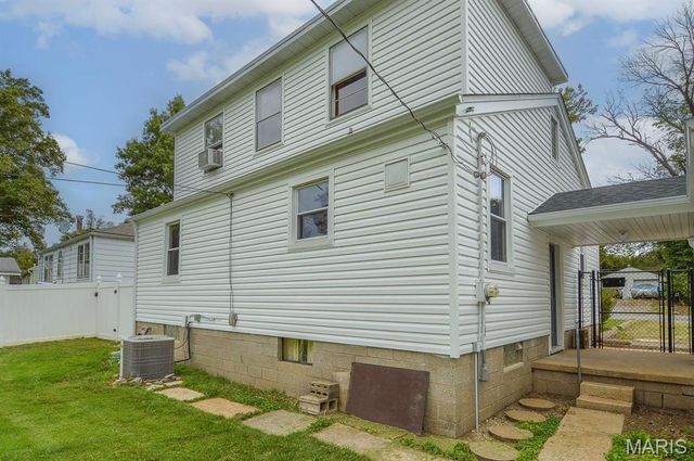 2320 Meadow Drive, Belleville, IL 62226