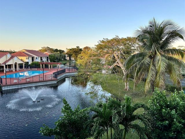 5721 Riverside Dr 302B5, Coral Springs, FL 33067