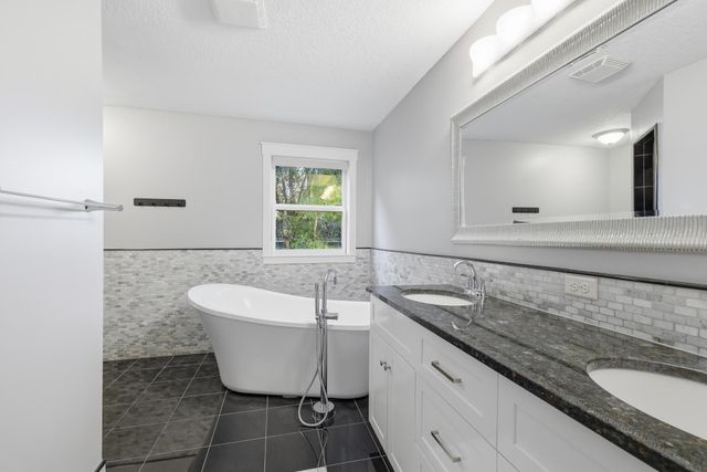 2019 Louisiana Avenue S, Saint Louis Park, MN 55426