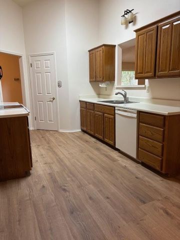 411 Fitch, Kerrville, TX 78028