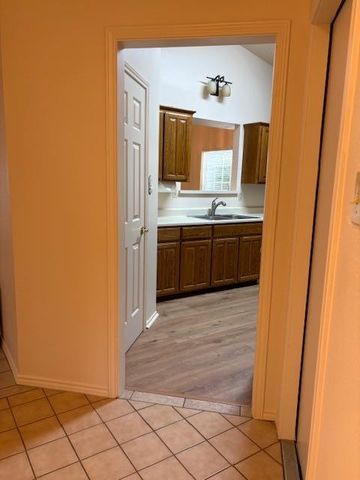 411 Fitch, Kerrville, TX 78028