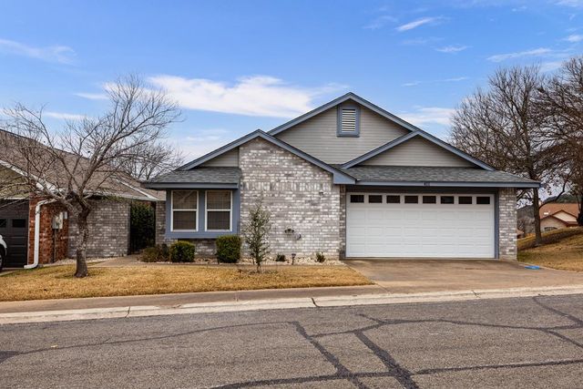 411 Fitch, Kerrville, TX 78028
