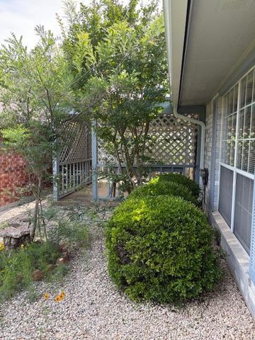411 Fitch, Kerrville, TX 78028