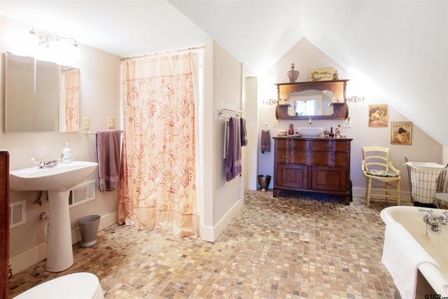 17991 FM 346 E, Troup, TX 75789