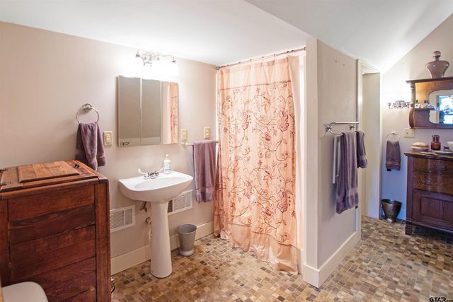 17991 FM 346 E, Troup, TX 75789