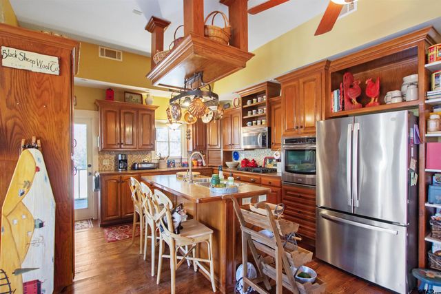 17991 FM 346 E, Troup, TX 75789