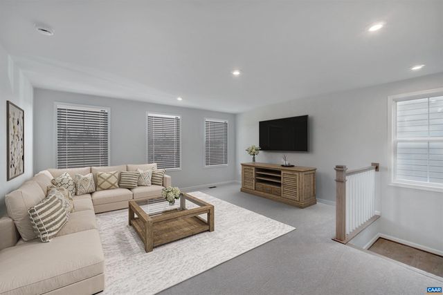 3041 RAMBLING BROOK LN, Crozet, VA 22932