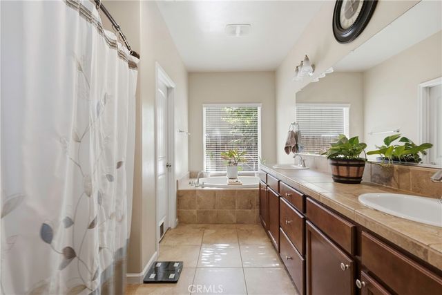 10112 Cranberry Isle, Bakersfield, CA 93314