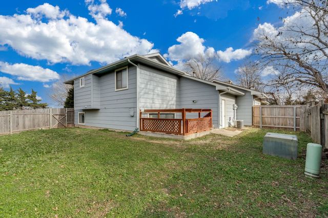7925 W University Ave, Wichita, KS 67209