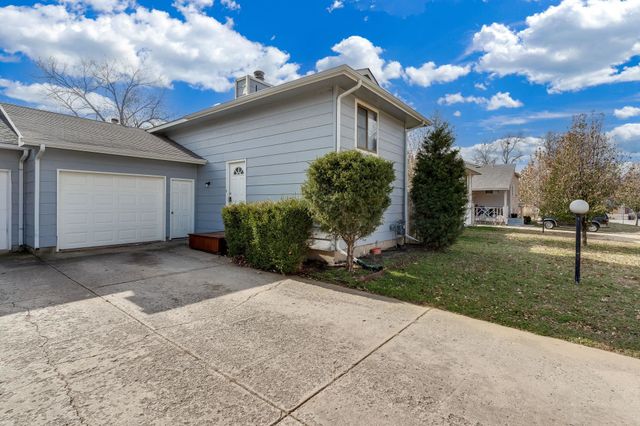 7925 W University Ave, Wichita, KS 67209