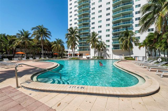 19380 Collins Ave PH-6, Sunny Isles Beach, FL 33160