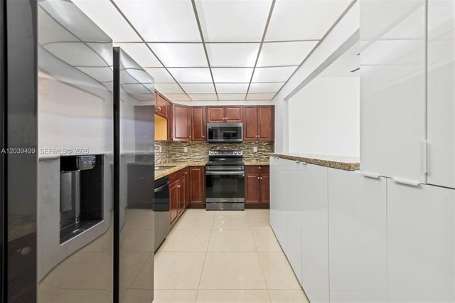 19380 Collins Ave PH-6, Sunny Isles Beach, FL 33160