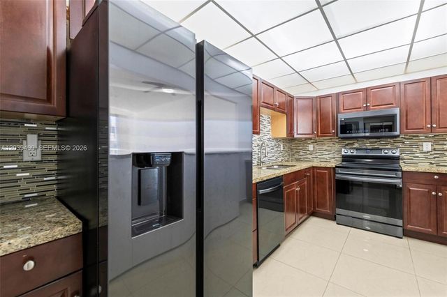 19380 Collins Ave PH-6, Sunny Isles Beach, FL 33160