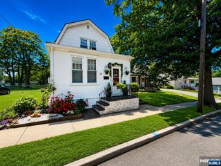 31 Hope Street, Nutley, NJ 07110