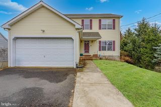 215 BIRCH ST, Hamilton, NJ 08610