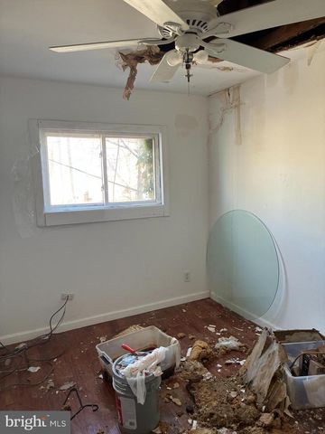 1013 PINE RD, Sharon Hill, PA 19079