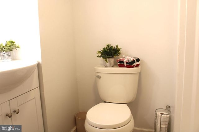 936 CARTERET AVE, Trenton, NJ 08618