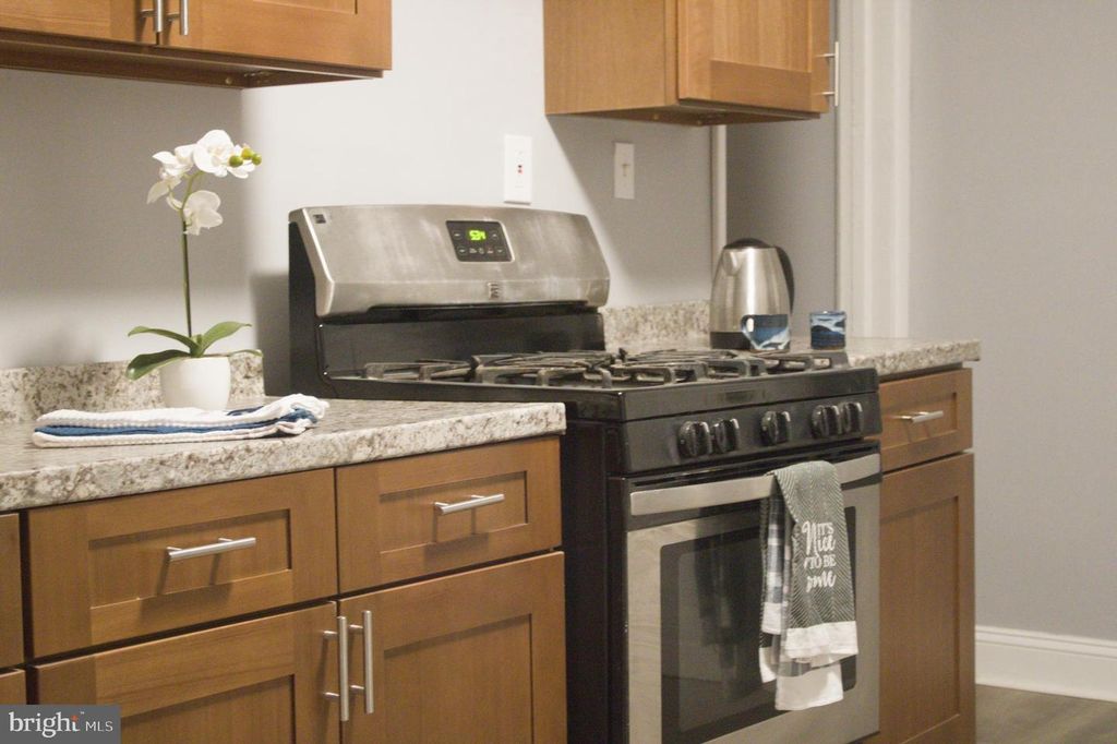 936 CARTERET AVE, Trenton, NJ 08618