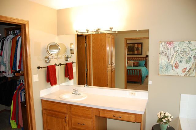 645 N Cedar Downs Cir, Wichita, KS 67235