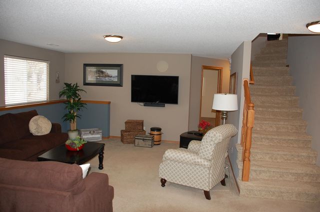 645 N Cedar Downs Cir, Wichita, KS 67235