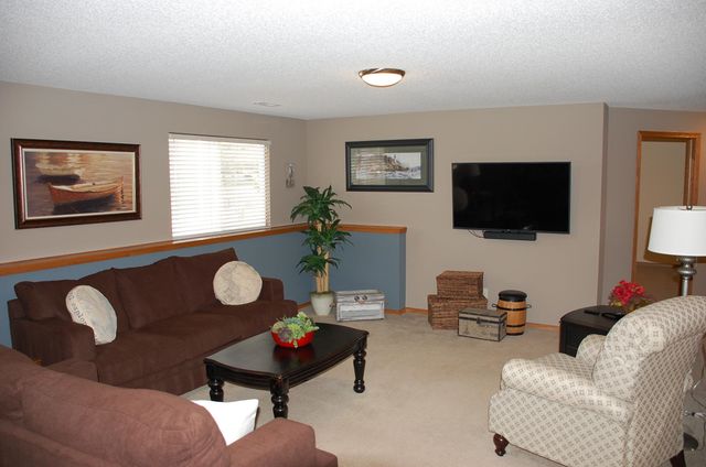 645 N Cedar Downs Cir, Wichita, KS 67235