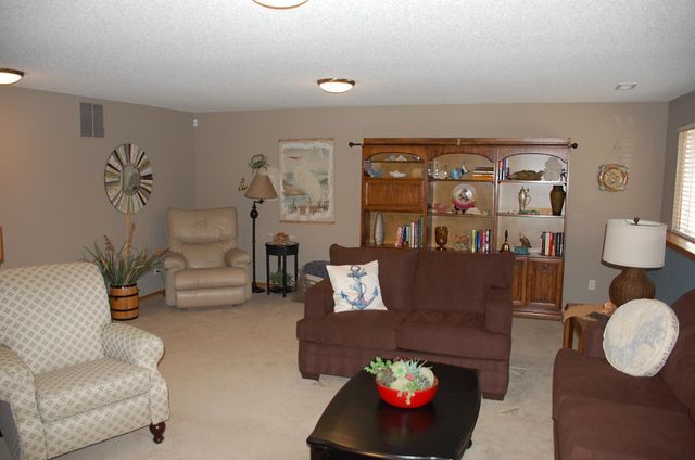 645 N Cedar Downs Cir, Wichita, KS 67235