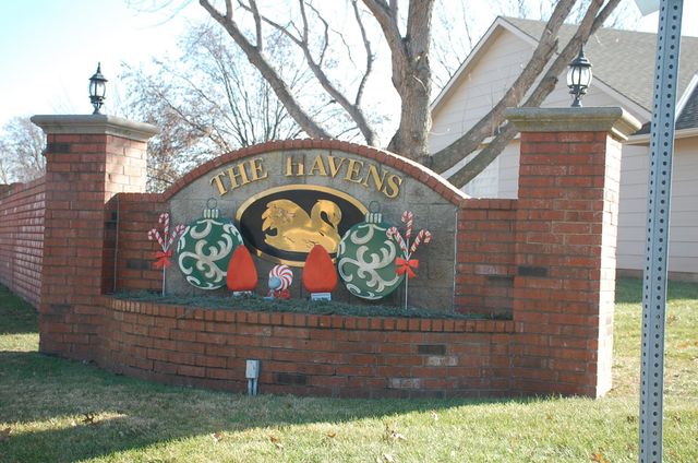 645 N Cedar Downs Cir, Wichita, KS 67235