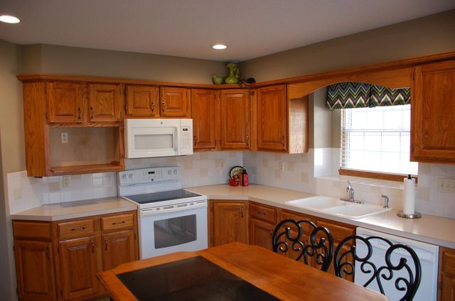 645 N Cedar Downs Cir, Wichita, KS 67235