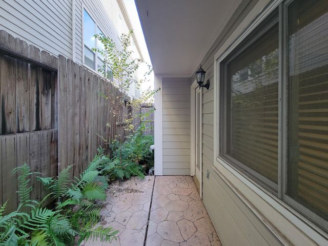 2208 Taft Street, Houston, TX 77006