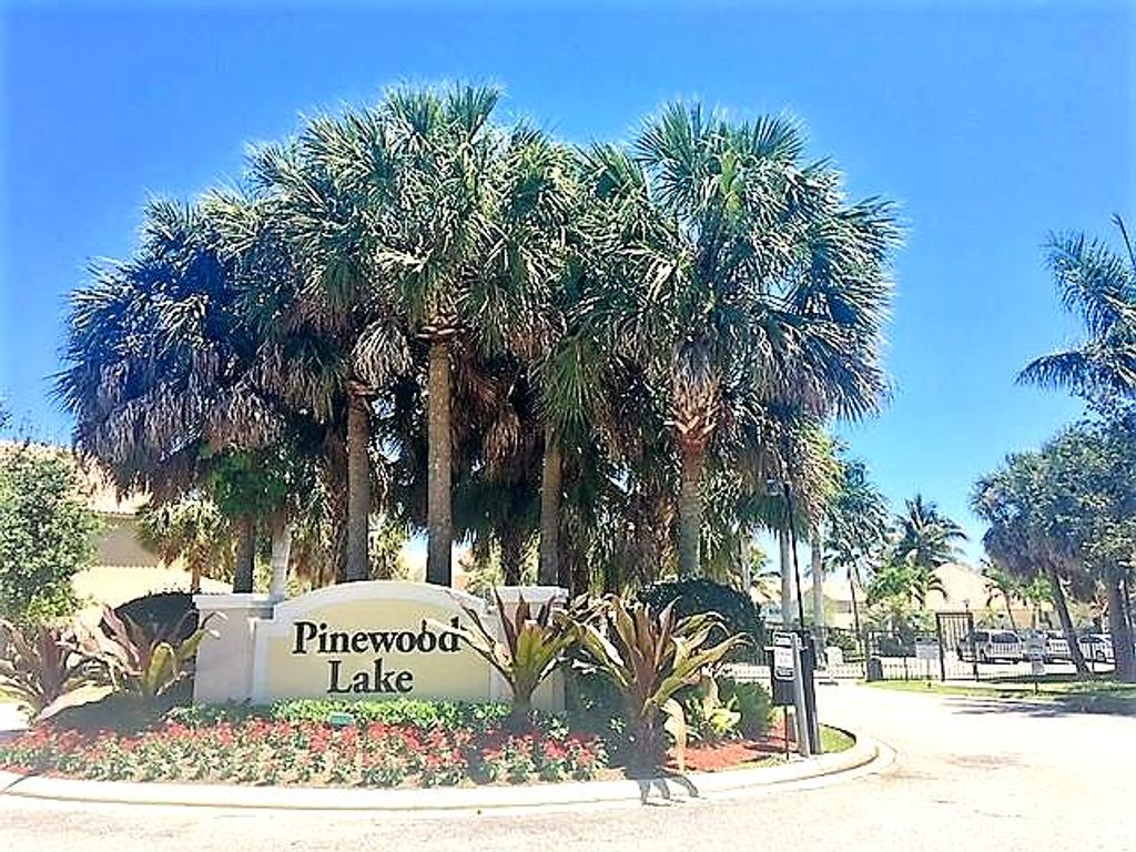 1182 Pinewood Lake Court 1182, Greenacres, FL 33415