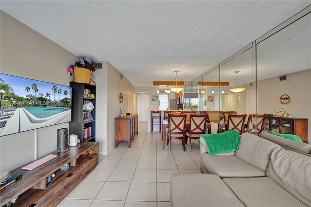 2226 N Cypress Bend Drive 408, Pompano Beach, FL 33069