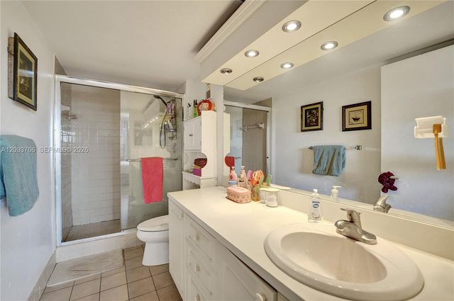 2226 N Cypress Bend Drive 408, Pompano Beach, FL 33069