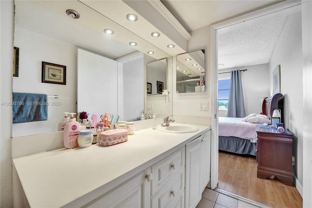 2226 N Cypress Bend Drive 408, Pompano Beach, FL 33069