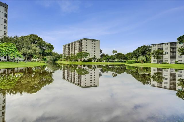 2226 N Cypress Bend Drive 408, Pompano Beach, FL 33069