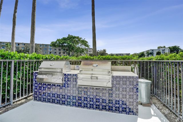 2226 N Cypress Bend Drive 408, Pompano Beach, FL 33069
