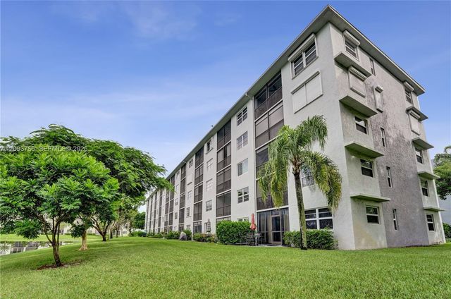 2226 N Cypress Bend Drive 408, Pompano Beach, FL 33069