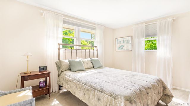80 Evergreen Lane, East Patchogue, NY 11772