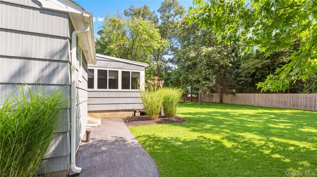 80 Evergreen Lane, East Patchogue, NY 11772