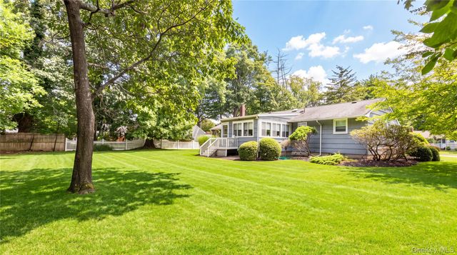 80 Evergreen Lane, East Patchogue, NY 11772