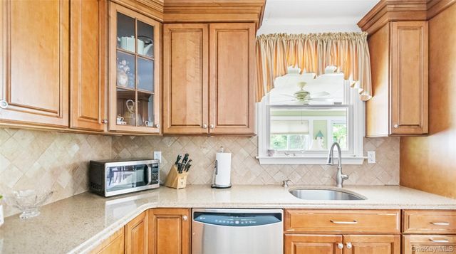 80 Evergreen Lane, East Patchogue, NY 11772