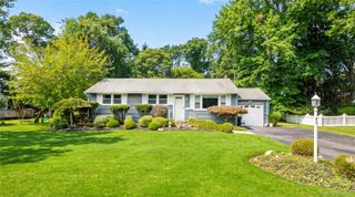 80 Evergreen Lane, East Patchogue, NY 11772