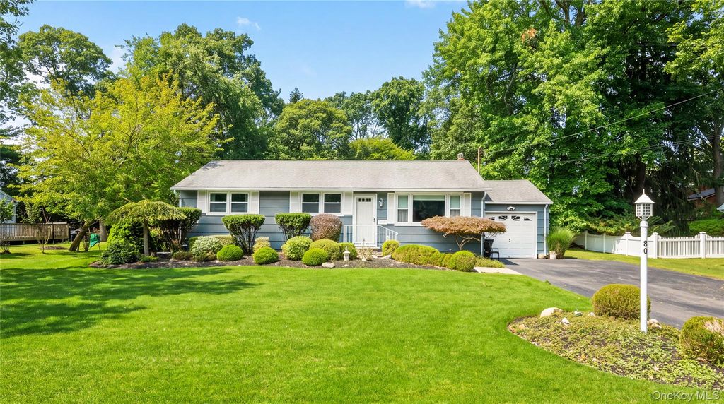 80 Evergreen Lane, East Patchogue, NY 11772